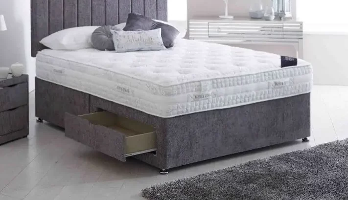 Charley Divan Base
